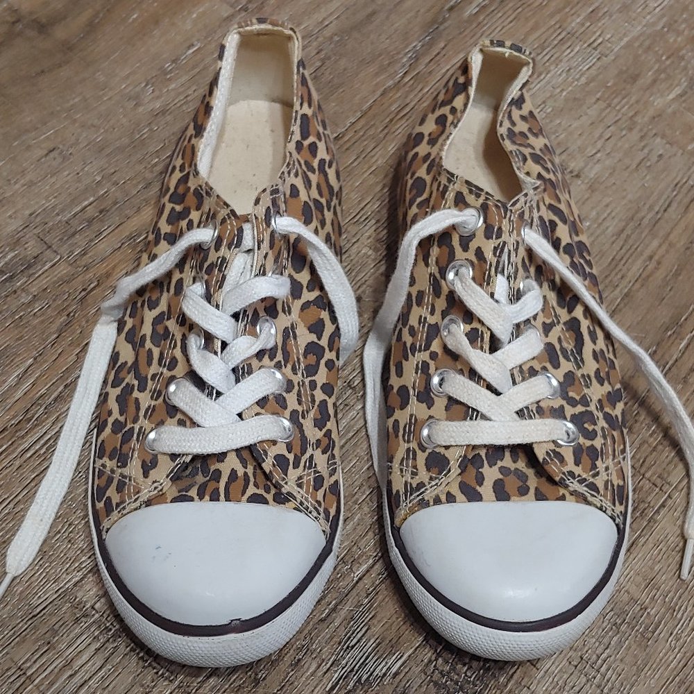 Aeropostale womans animal print sneakers  size  7